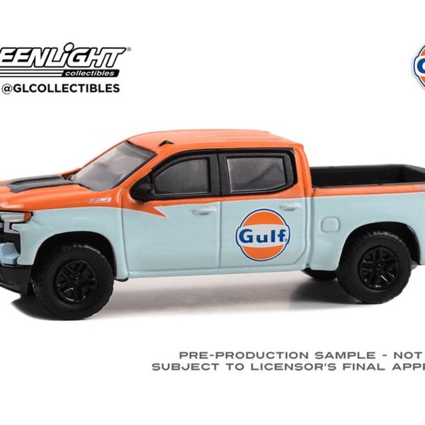 Greenlight 1:64 Gulf Oil Special Edition Series 2 – 2023 Chevrolet Silverado 1500 Z71 Trail Boss – Blue
