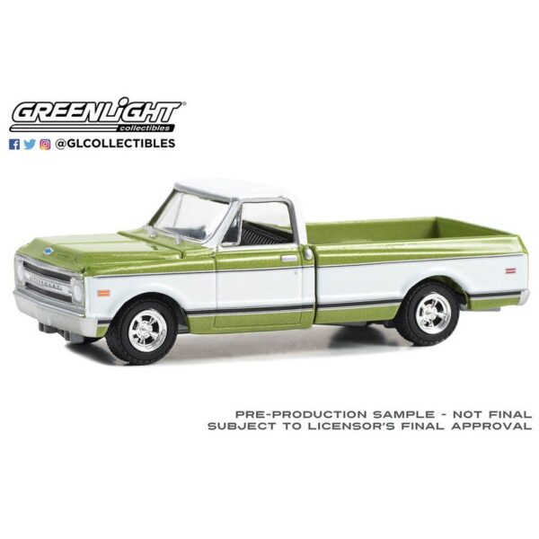 (Preorder) Greenlight 1:64 Barrett-Jackson â€˜Scottsdale Editionâ€™ Series 13 – 1972 Chevrolet C-10 Custom – Green/White (Lot #798) Solid Pack