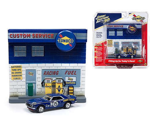 Johnny Lightning 1:64 Diorama 3D Sunoco Gas Service 1967 Chevy Camaro BL