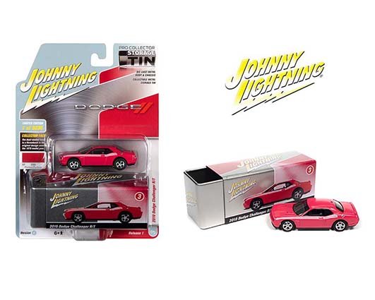Johnny Lightning 1:64 Collector Tin 2010 Dodge Challenger Pink