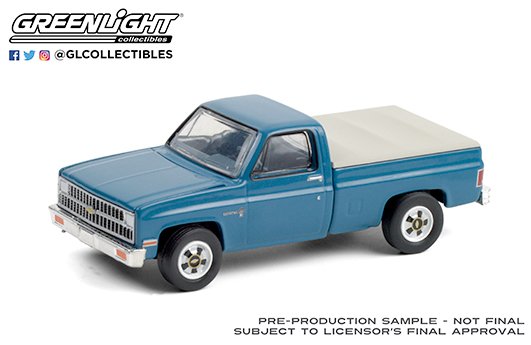 Greenlight 1:64 Blue Collar Collection Series 8 – 1981 Chevrolet Custom Deluxe 20 with Bed Cover – Light Blue Poly Solid Pack