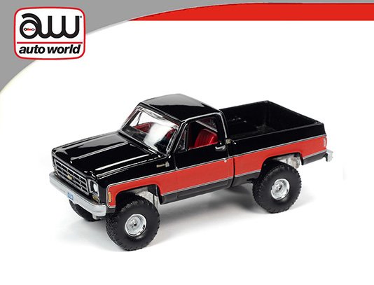 Auto World 1:64 Premium – 1978 Chevrolet K10 Silverado (Black/Red)