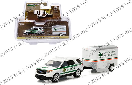 Greenlight 1:64 Hitch & Tow Series 7 – 2015 Ford Explorer New York City Parks & Recreation with Small Cargo Trailer (White)