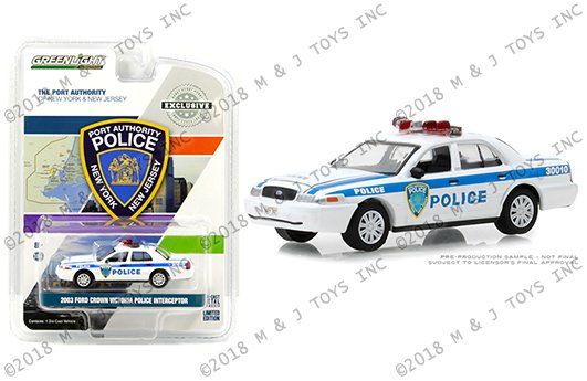 Greenlight 1:64 Hobby Exclusive – 2003 Ford Crown Victoria Police Port New York and New Jersey (white)