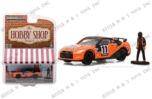 Greenlight 1:64 The Hobby Shop Series 3 – 2011 Nissan GT-R (R35) with Driver (orange)