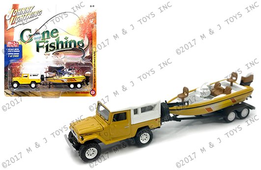 Johnny Lightning 1:64 Gone Fishing 2017 Version B – 1980 Toyota Land Cruiser with White Soft Top, Boat & Trailer – MiJo Exclusives